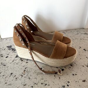 Marc Fisher jazlyn studded ankle strap brown suede espadrille wedge size 6